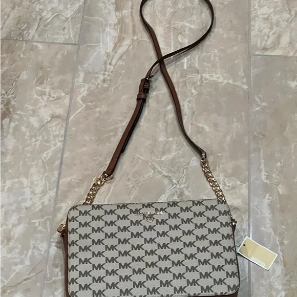 Michael Kors Large Jet Set Charm. EW Crossbody bag. New with tags - Picture 9 of 10